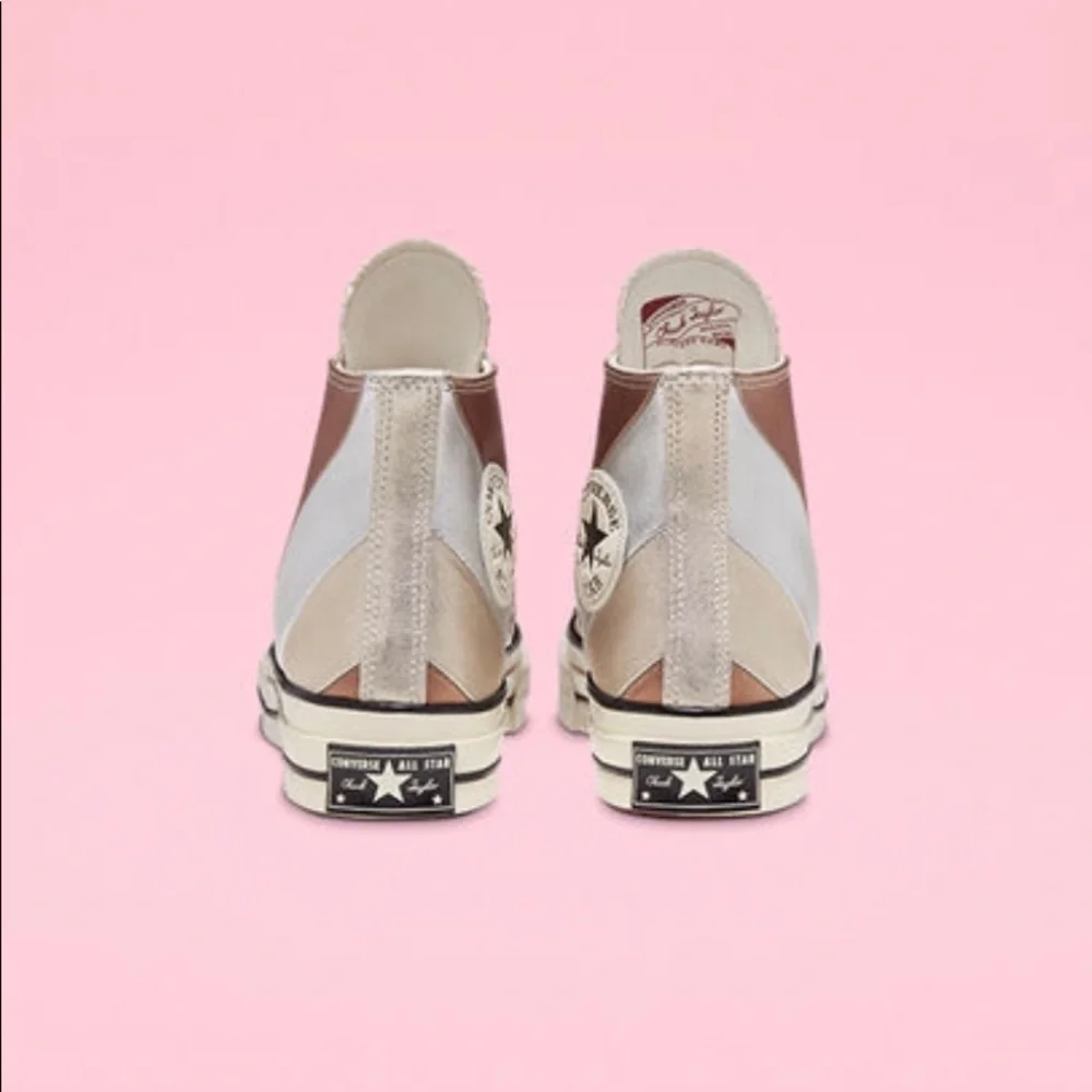 🥰🌹NWT Converse High Top Sneakers😍🌺 - Picture 4 of 5